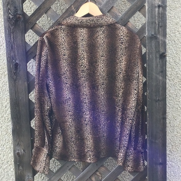 Conrad C animal print button down blouse - Picture 5 of 11